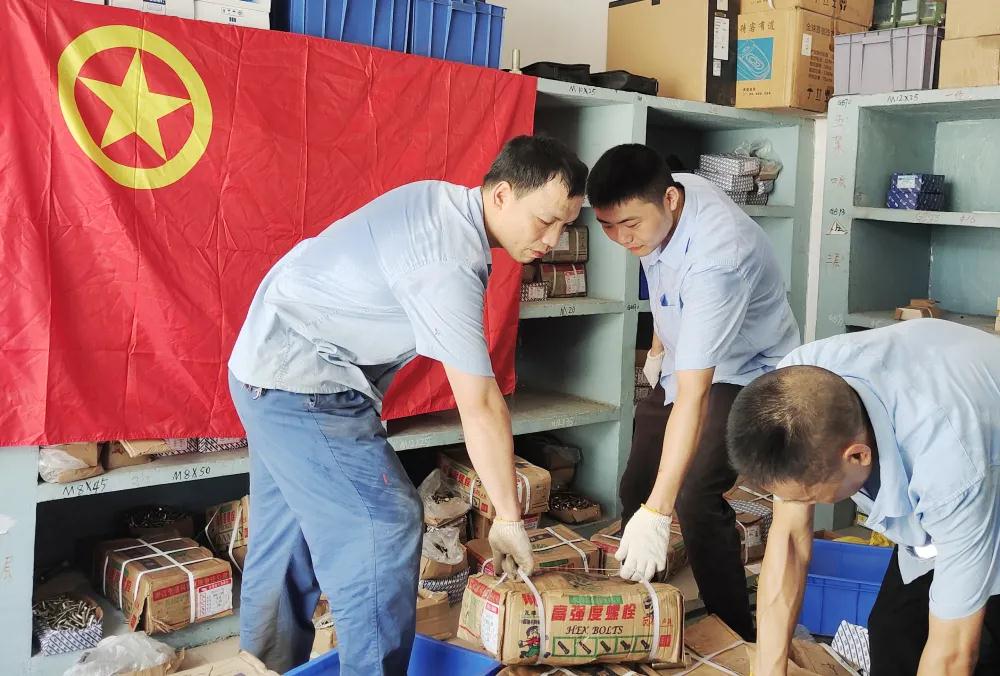 當好生力軍 青年勇擔當.jpg